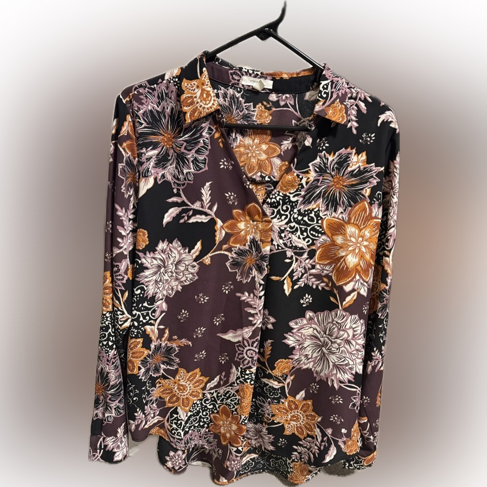 Maurices Black Floral Button-Down Shirt with Brown Accents